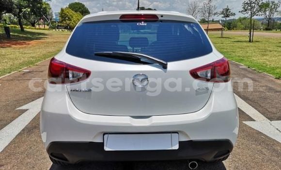 Acheter Occasion Voiture Mazda 2 Blanc à Hlatikulu, Shiselweni District Acheter Occasion Voiture Mazda 2 Blanc à Hlatikulu, Shiselweni District