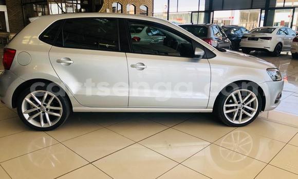 Nunua Ilio tumika Volkswagen Polo Silver Gari ndani ya Manzini nchini Manzini Nunua Ilio tumika Volkswagen Polo Silver Gari ndani ya Manzini nchini Manzini