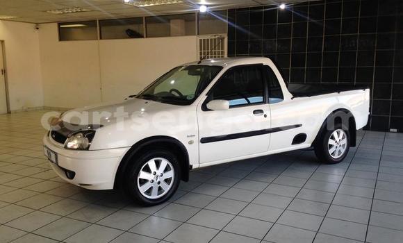 Buy Used Ford Explorer White Car in Ezulwini in Hhohho Buy Used Ford Explorer White Car in Ezulwini in Hhohho