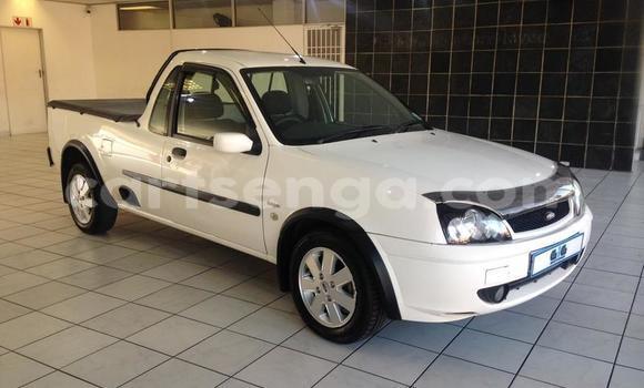 Buy Used Ford Explorer White Car in Ezulwini in Hhohho Buy Used Ford Explorer White Car in Ezulwini in Hhohho