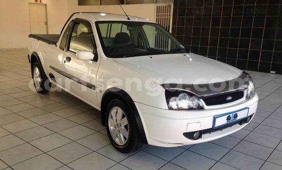 Buy Used Ford Explorer White Car in Ezulwini in Hhohho Buy Used Ford Explorer White Car in Ezulwini in Hhohho