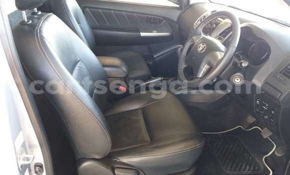 Nunua Ilio tumika Toyota Hilux Silver Gari ndani ya Ezulwini nchini Hhohho Nunua Ilio tumika Toyota Hilux Silver Gari ndani ya Ezulwini nchini Hhohho