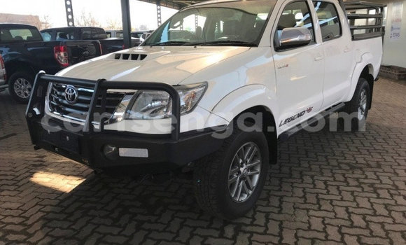 Nunua Ilio tumika Toyota Hilux White Gari ndani ya Ezulwini nchini Hhohho Nunua Ilio tumika Toyota Hilux White Gari ndani ya Ezulwini nchini Hhohho