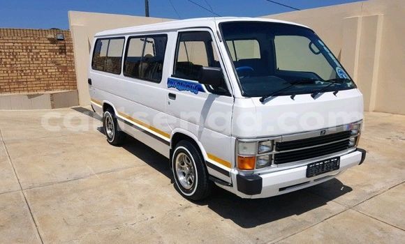 Nunua Ilio tumika Toyota Hiace White Gari ndani ya Ezulwini nchini Hhohho Nunua Ilio tumika Toyota Hiace White Gari ndani ya Ezulwini nchini Hhohho