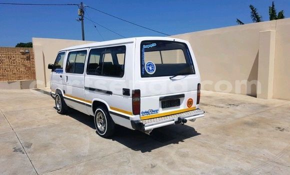 Nunua Ilio tumika Toyota Hiace White Gari ndani ya Ezulwini nchini Hhohho Nunua Ilio tumika Toyota Hiace White Gari ndani ya Ezulwini nchini Hhohho