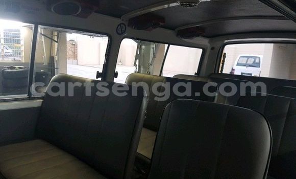 Nunua Ilio tumika Toyota Hiace White Gari ndani ya Ezulwini nchini Hhohho Nunua Ilio tumika Toyota Hiace White Gari ndani ya Ezulwini nchini Hhohho