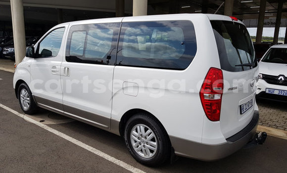 Nunua Ilio tumika Hyundai H1 White Gari ndani ya Ezulwini nchini Hhohho Nunua Ilio tumika Hyundai H1 White Gari ndani ya Ezulwini nchini Hhohho