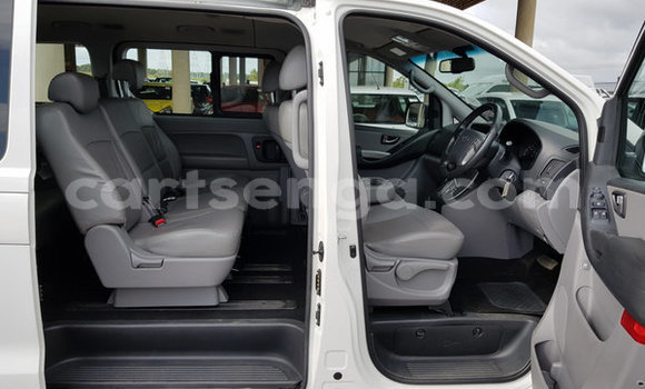 Nunua Ilio tumika Hyundai H1 White Gari ndani ya Ezulwini nchini Hhohho Nunua Ilio tumika Hyundai H1 White Gari ndani ya Ezulwini nchini Hhohho