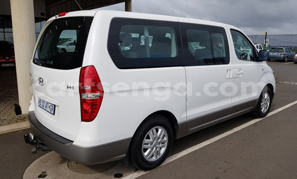 Nunua Ilio tumika Hyundai H1 White Gari ndani ya Ezulwini nchini Hhohho Nunua Ilio tumika Hyundai H1 White Gari ndani ya Ezulwini nchini Hhohho