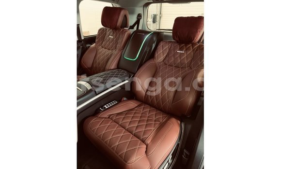 Nunua Imported Toyota Land Cruiser Black Gari ndani ya Import - Dubai nchini Hhohho Nunua Imported Toyota Land Cruiser Black Gari ndani ya Import - Dubai nchini Hhohho