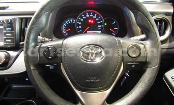 Nunua Ilio tumika Toyota RAV4 White Gari ndani ya Manzini nchini Manzini Nunua Ilio tumika Toyota RAV4 White Gari ndani ya Manzini nchini Manzini