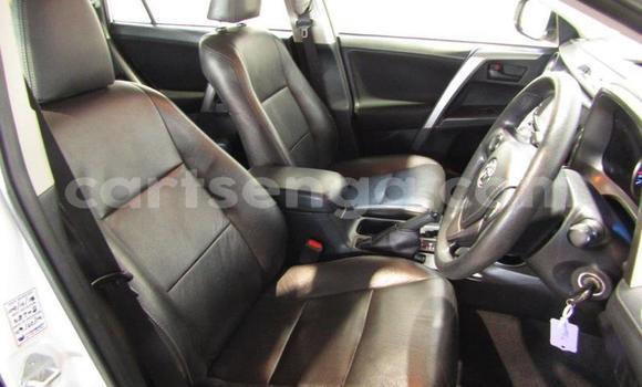 Nunua Ilio tumika Toyota RAV4 White Gari ndani ya Manzini nchini Manzini Nunua Ilio tumika Toyota RAV4 White Gari ndani ya Manzini nchini Manzini