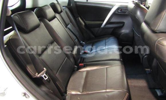 Nunua Ilio tumika Toyota RAV4 White Gari ndani ya Manzini nchini Manzini Nunua Ilio tumika Toyota RAV4 White Gari ndani ya Manzini nchini Manzini