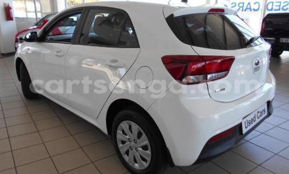 Acheter Occasion Voiture Kia Rio Blanc à Ezulwini, Hhohho Acheter Occasion Voiture Kia Rio Blanc à Ezulwini, Hhohho