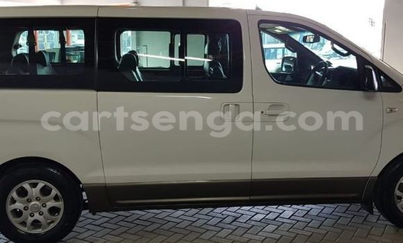 Acheter Occasion Voiture Hyundai H1 Blanc à Ezulwini, Hhohho Acheter Occasion Voiture Hyundai H1 Blanc à Ezulwini, Hhohho