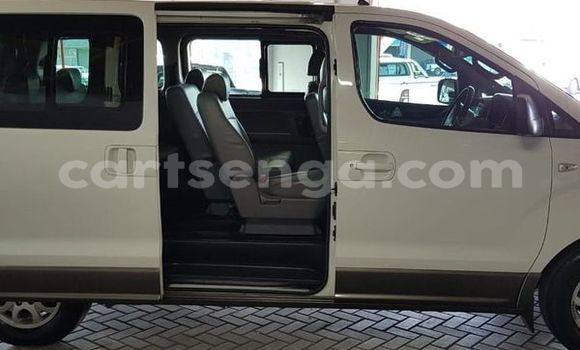 Acheter Occasion Voiture Hyundai H1 Blanc à Ezulwini, Hhohho Acheter Occasion Voiture Hyundai H1 Blanc à Ezulwini, Hhohho