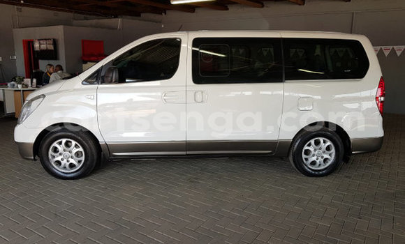 Acheter Occasion Voiture Hyundai H1 Blanc à Ezulwini, Hhohho Acheter Occasion Voiture Hyundai H1 Blanc à Ezulwini, Hhohho