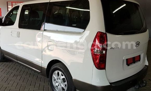Acheter Occasion Voiture Hyundai H1 Blanc à Ezulwini, Hhohho Acheter Occasion Voiture Hyundai H1 Blanc à Ezulwini, Hhohho