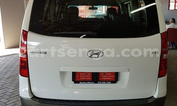 Acheter Occasion Voiture Hyundai H1 Blanc à Ezulwini, Hhohho Acheter Occasion Voiture Hyundai H1 Blanc à Ezulwini, Hhohho