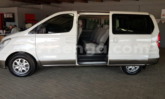 Acheter Occasion Voiture Hyundai H1 Blanc à Ezulwini, Hhohho Acheter Occasion Voiture Hyundai H1 Blanc à Ezulwini, Hhohho