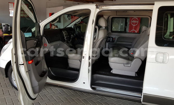 Acheter Occasion Voiture Hyundai H1 Blanc à Ezulwini, Hhohho Acheter Occasion Voiture Hyundai H1 Blanc à Ezulwini, Hhohho