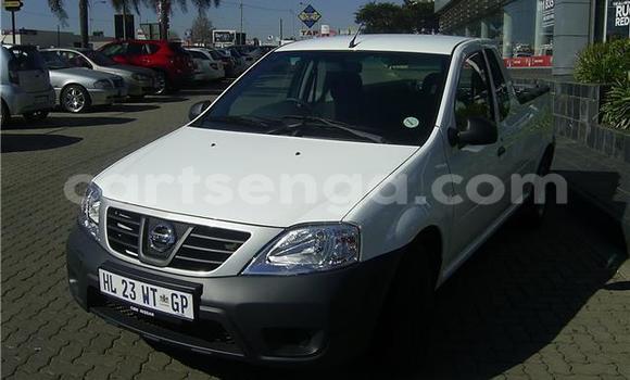Nunua Ilio tumika Nissan NP 300 White Gari ndani ya Ezulwini nchini Hhohho Nunua Ilio tumika Nissan NP 300 White Gari ndani ya Ezulwini nchini Hhohho