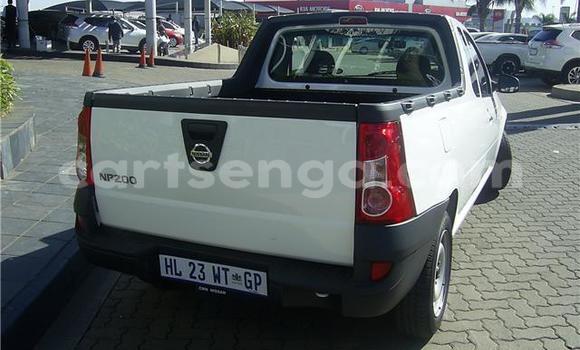 Nunua Ilio tumika Nissan NP 300 White Gari ndani ya Ezulwini nchini Hhohho Nunua Ilio tumika Nissan NP 300 White Gari ndani ya Ezulwini nchini Hhohho