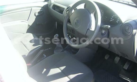 Nunua Ilio tumika Nissan NP 300 White Gari ndani ya Ezulwini nchini Hhohho Nunua Ilio tumika Nissan NP 300 White Gari ndani ya Ezulwini nchini Hhohho