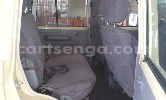 Nunua Ilio tumika Toyota Land Cruiser Brown Gari ndani ya Mbabane nchini Manzini Nunua Ilio tumika Toyota Land Cruiser Brown Gari ndani ya Mbabane nchini Manzini