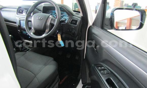 Nunua Ilio tumika Mahindra Armada White Gari ndani ya Mbabane nchini Manzini Nunua Ilio tumika Mahindra Armada White Gari ndani ya Mbabane nchini Manzini