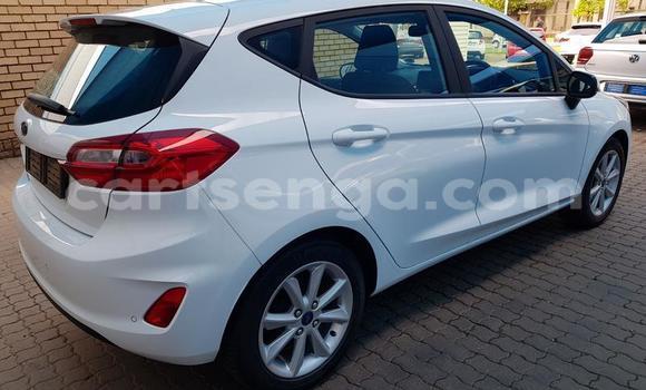Acheter Occasion Voiture Ford Fiesta Blanc à Hlatikulu, Shiselweni District Acheter Occasion Voiture Ford Fiesta Blanc à Hlatikulu, Shiselweni District