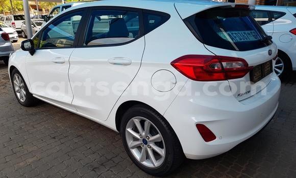 Acheter Occasion Voiture Ford Fiesta Blanc à Hlatikulu, Shiselweni District Acheter Occasion Voiture Ford Fiesta Blanc à Hlatikulu, Shiselweni District