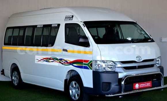 Nunua Ilio tumika Toyota Hiace White Gari ndani ya Hluti nchini Wilaya ya Shiselweni Nunua Ilio tumika Toyota Hiace White Gari ndani ya Hluti nchini Wilaya ya Shiselweni