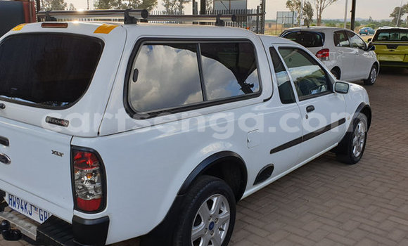 Nunua Ilio tumika Ford B-MAX White Gari ndani ya Hlatikulu nchini Wilaya ya Shiselweni Nunua Ilio tumika Ford B-MAX White Gari ndani ya Hlatikulu nchini Wilaya ya Shiselweni
