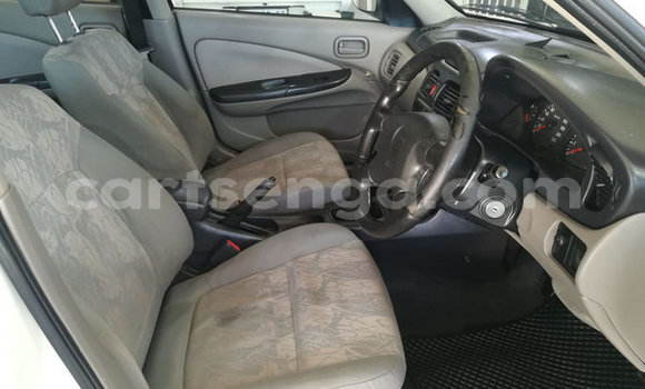 Acheter Occasion Voiture Nissan Almera Blanc à Hlatikulu, Shiselweni District Acheter Occasion Voiture Nissan Almera Blanc à Hlatikulu, Shiselweni District