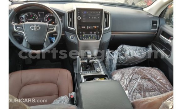 Nunua Imported Toyota Land Cruiser Black Gari ndani ya Import - Dubai nchini Hhohho Nunua Imported Toyota Land Cruiser Black Gari ndani ya Import - Dubai nchini Hhohho