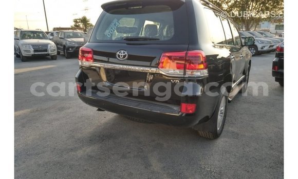 Nunua Imported Toyota Land Cruiser Black Gari ndani ya Import - Dubai nchini Hhohho Nunua Imported Toyota Land Cruiser Black Gari ndani ya Import - Dubai nchini Hhohho