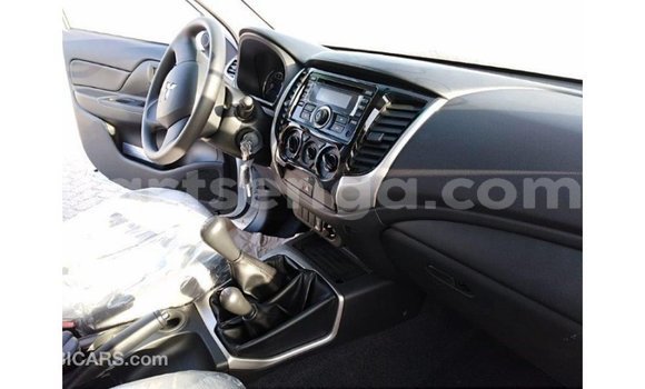 Buy Import Mitsubishi L200 White Car in Import - Dubai in Hhohho Buy Import Mitsubishi L200 White Car in Import - Dubai in Hhohho